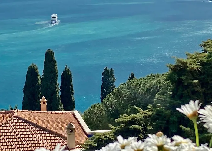 Chiaro Di LunaAlbergo